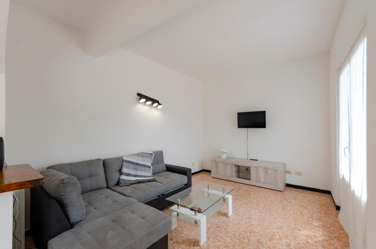 Joivy Family Flat With 3 Balconies, 10 Min To Beach Монелья Екстер'єр фото